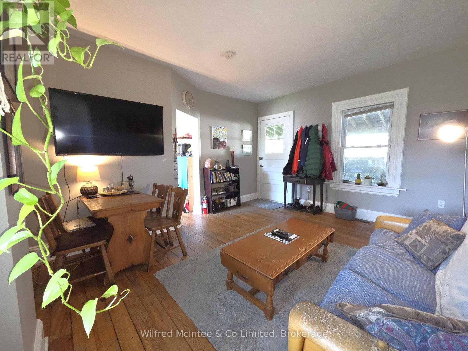569 EUGENIE STREET - 13