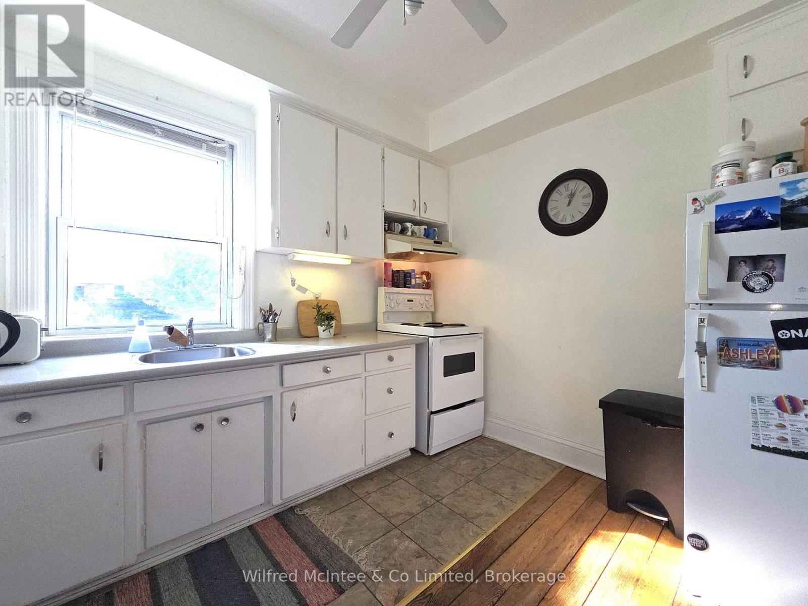 569 EUGENIE STREET - 14