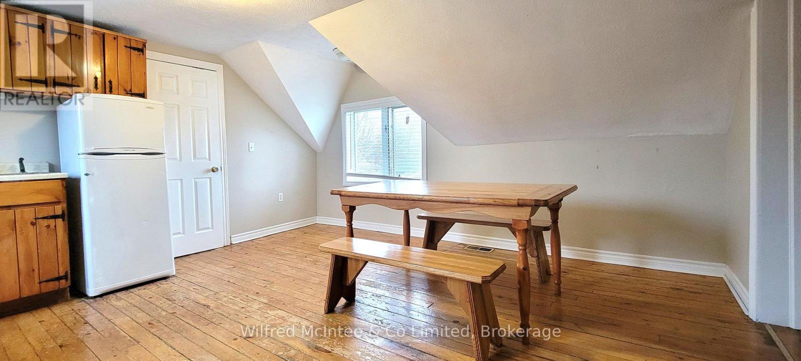 569 EUGENIE STREET - 8