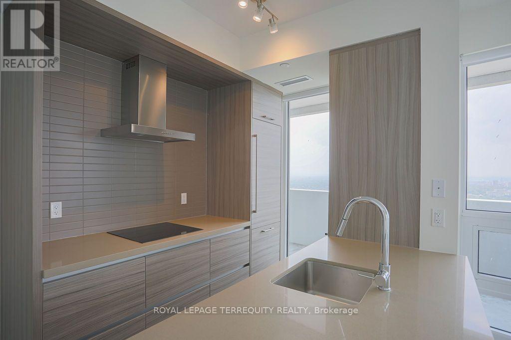 4609 - 2221 Yonge St.