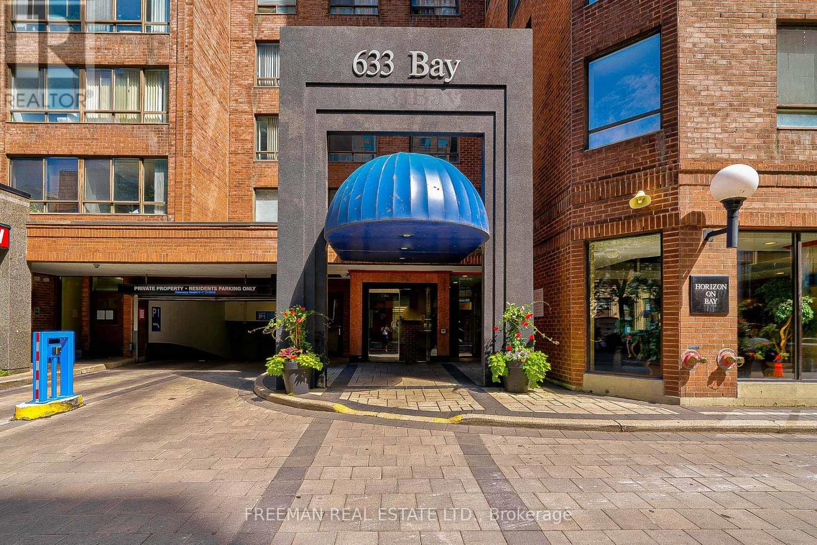 #2405 633 BAY STREET - 2