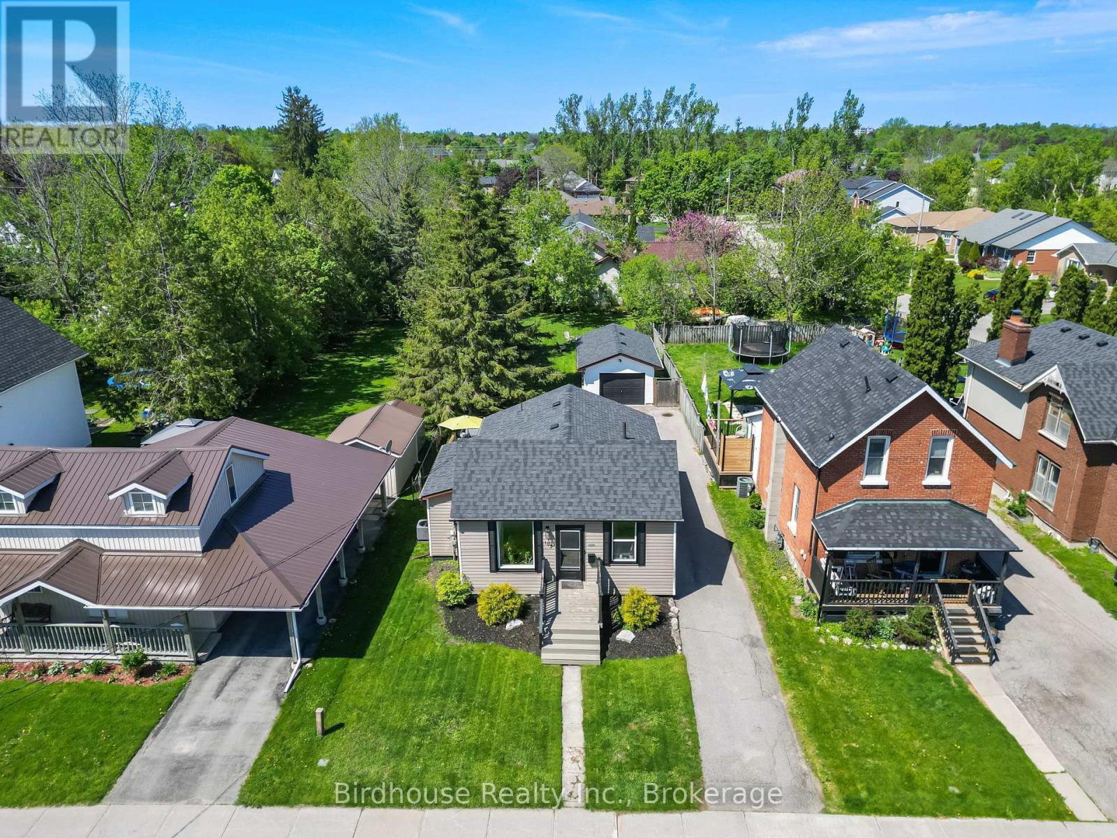 195 WILLIAM STREET N - 1