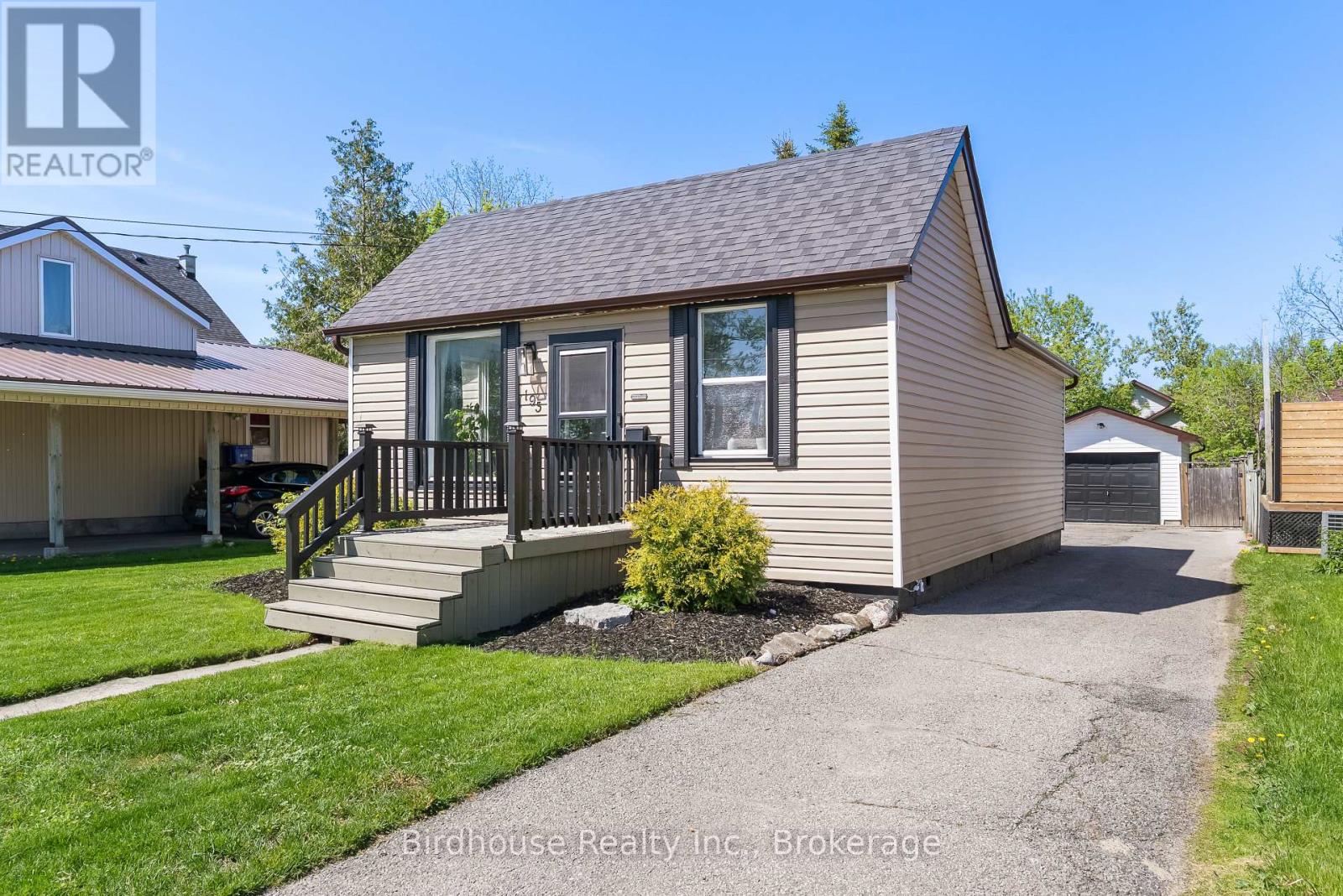 195 WILLIAM STREET N - 2