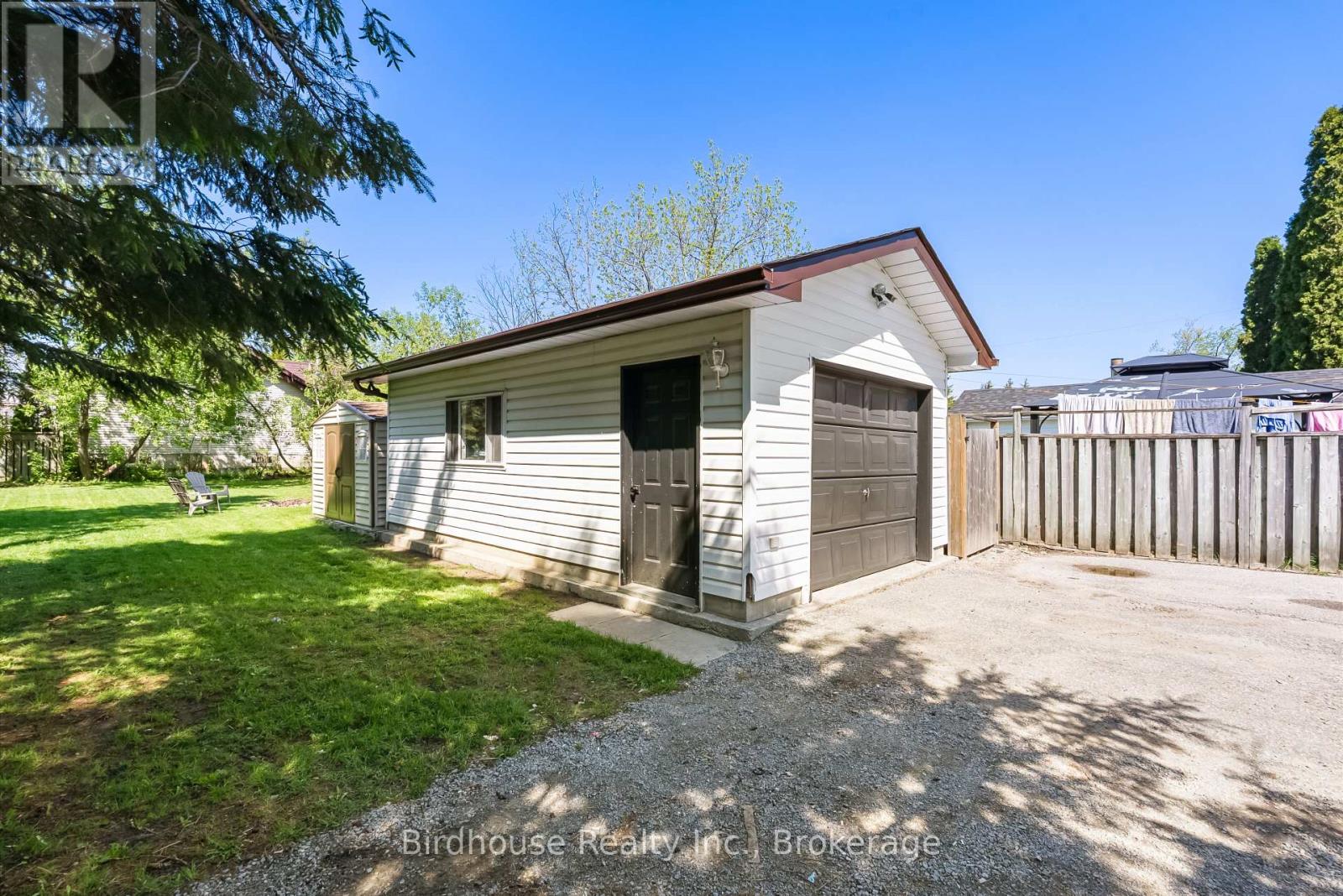 195 WILLIAM STREET N - 24
