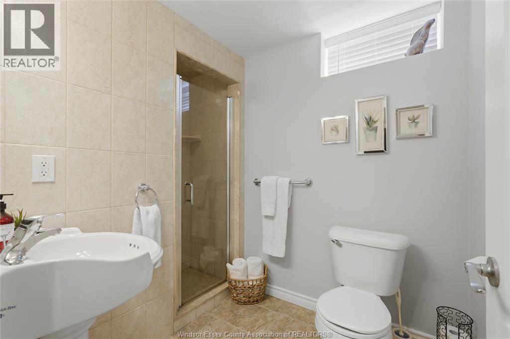 1030 CHELSEA PARK WAY - Image 40