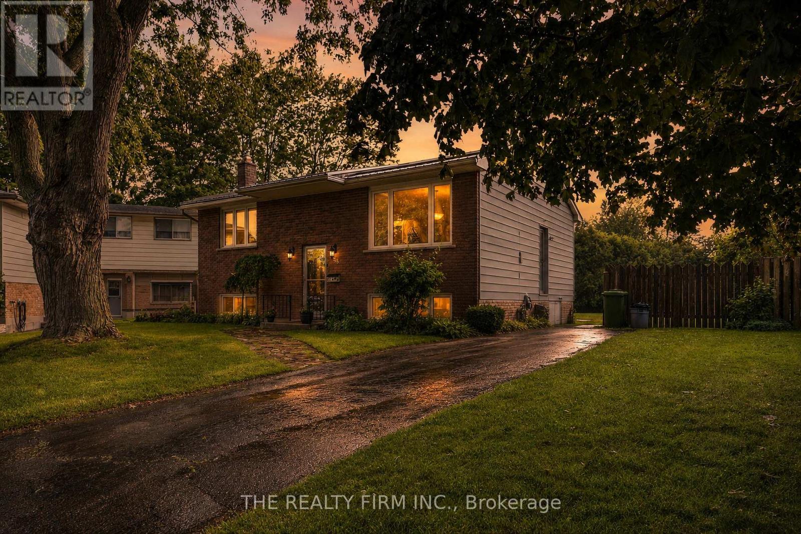 38 TAYLOR CRESCENT - 1