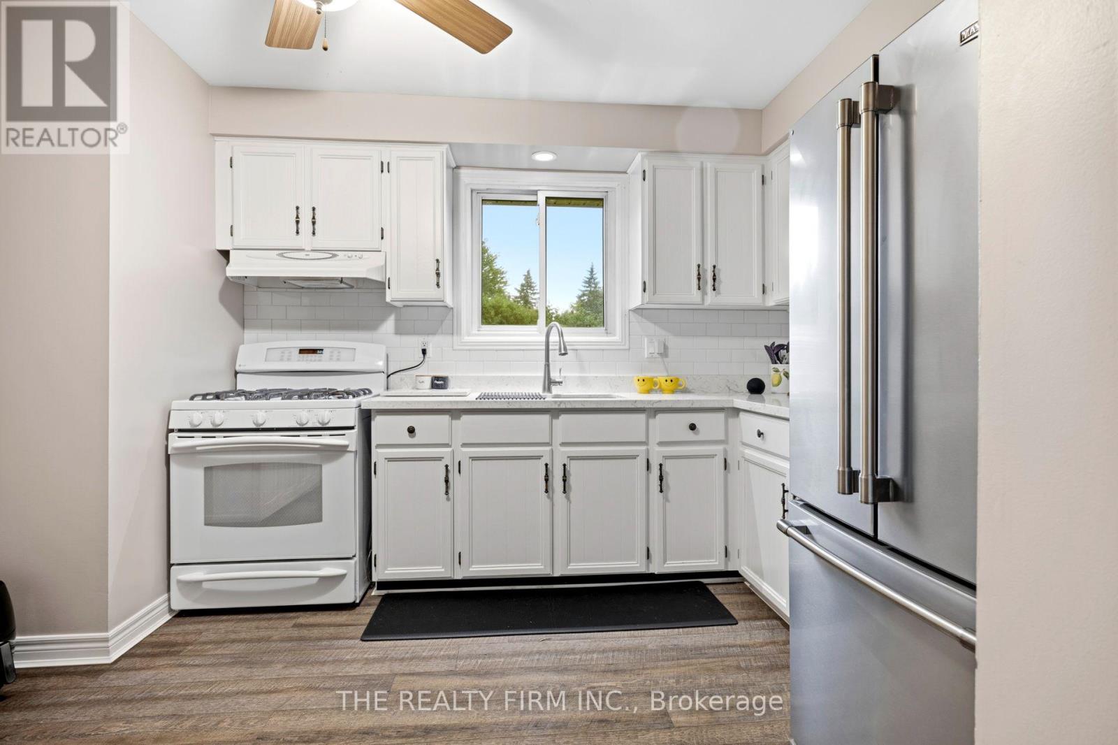38 TAYLOR CRESCENT - 10
