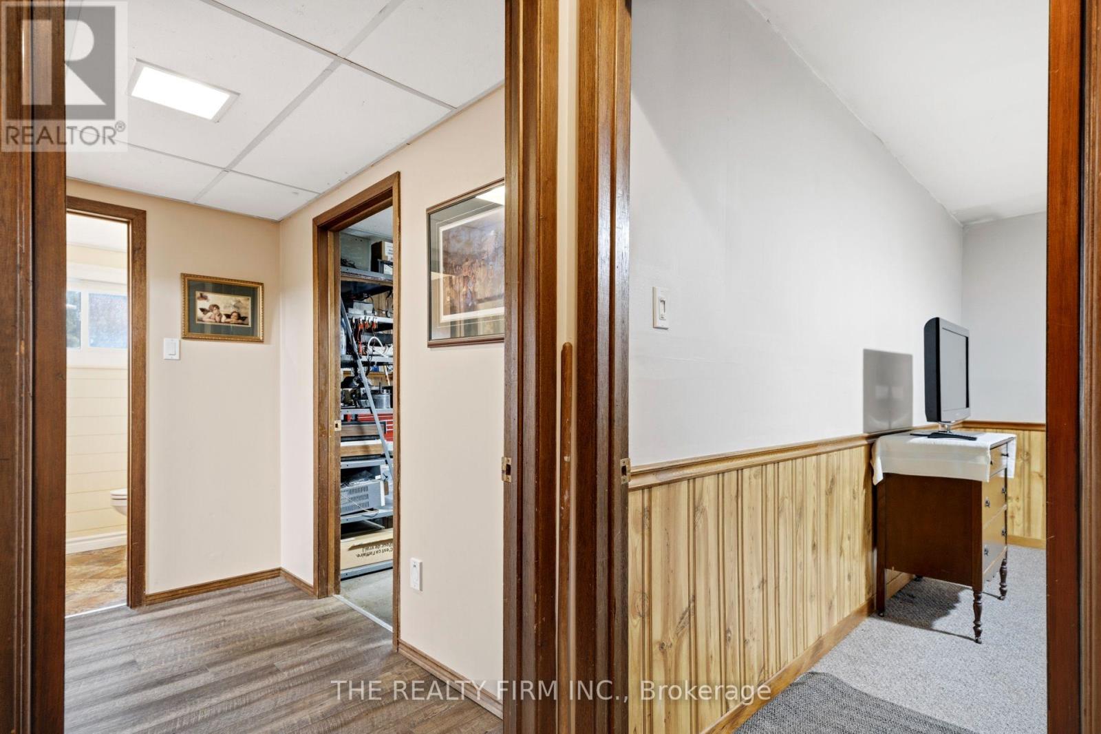 38 TAYLOR CRESCENT - 19