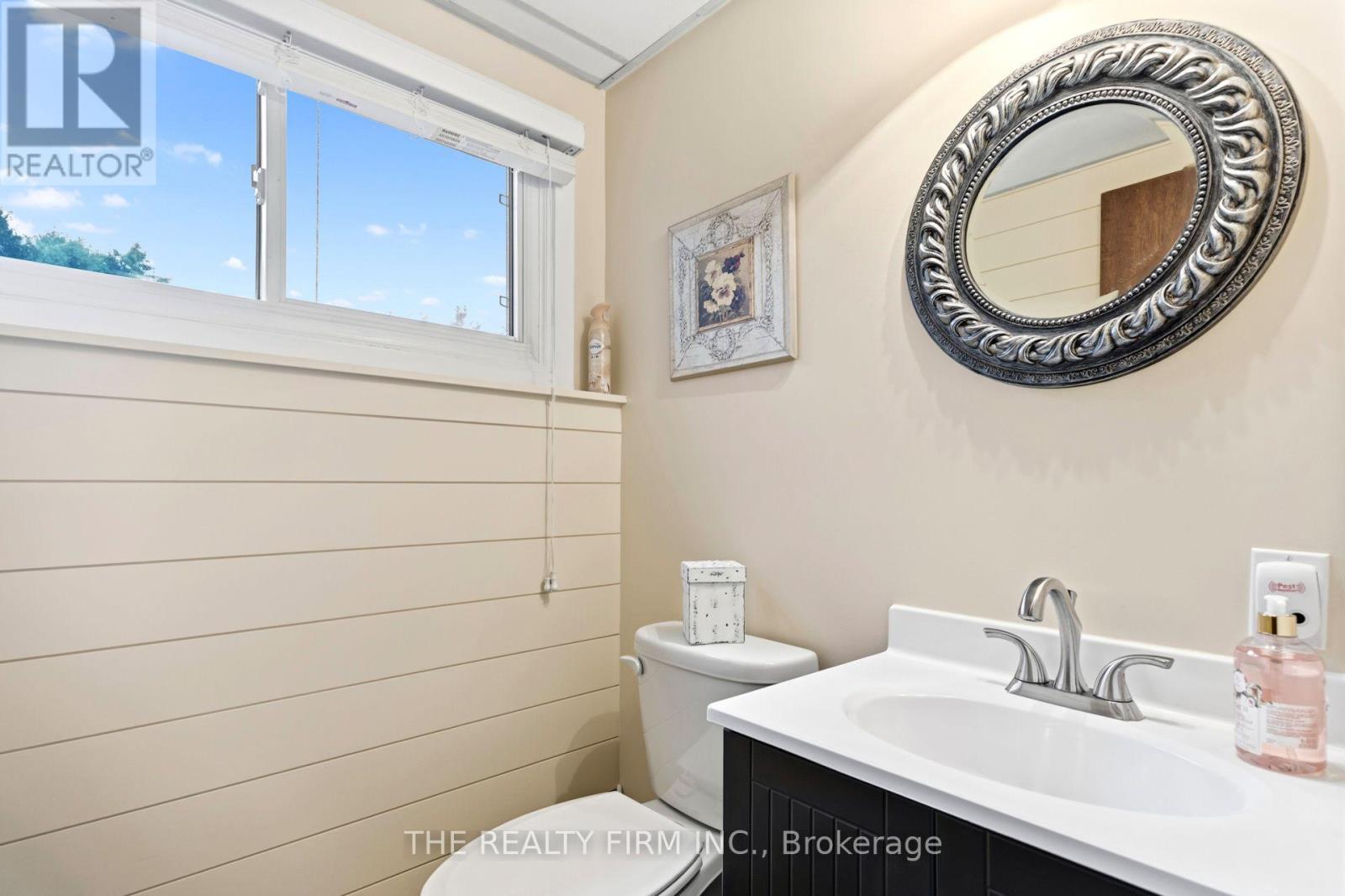 38 TAYLOR CRESCENT - 21