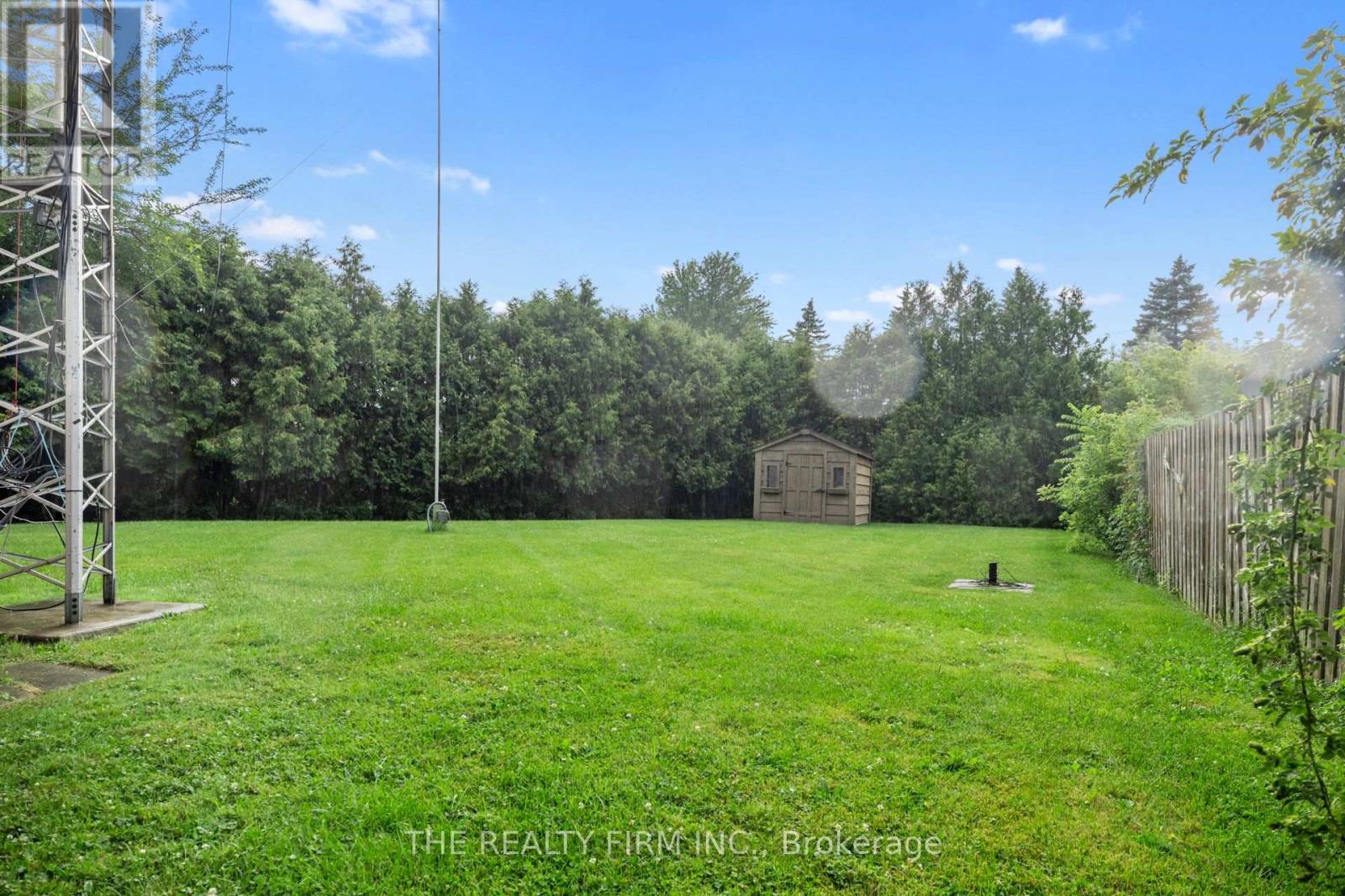 38 TAYLOR CRESCENT - 25