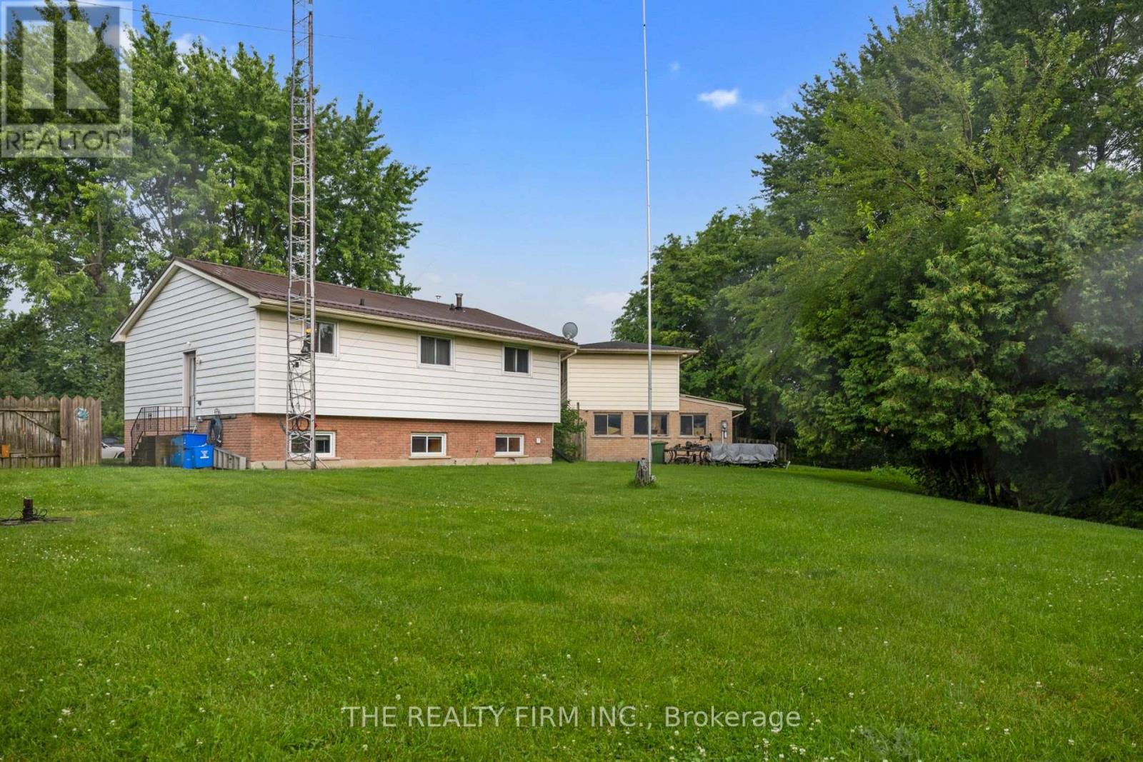 38 TAYLOR CRESCENT - 26