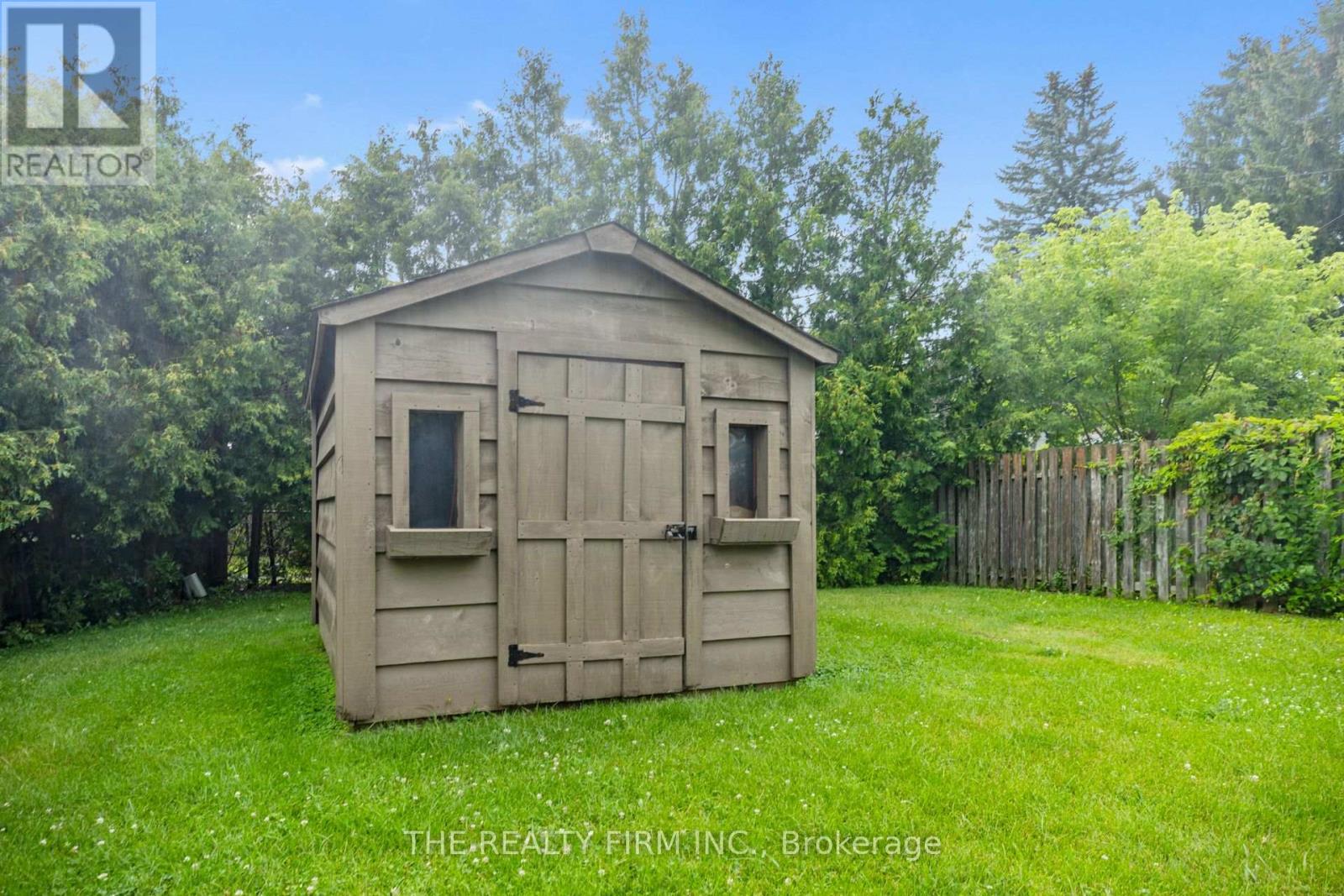 38 TAYLOR CRESCENT - 27