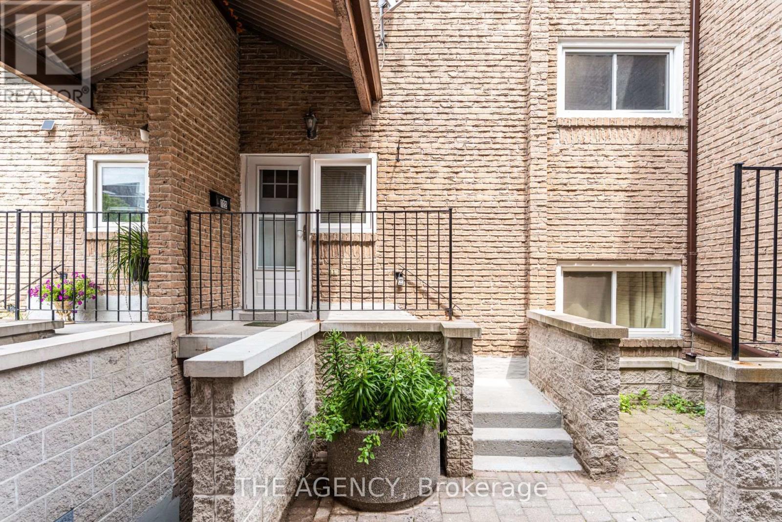 #122 50 SCARBOROUGH GOLF CLUB ROAD - 1