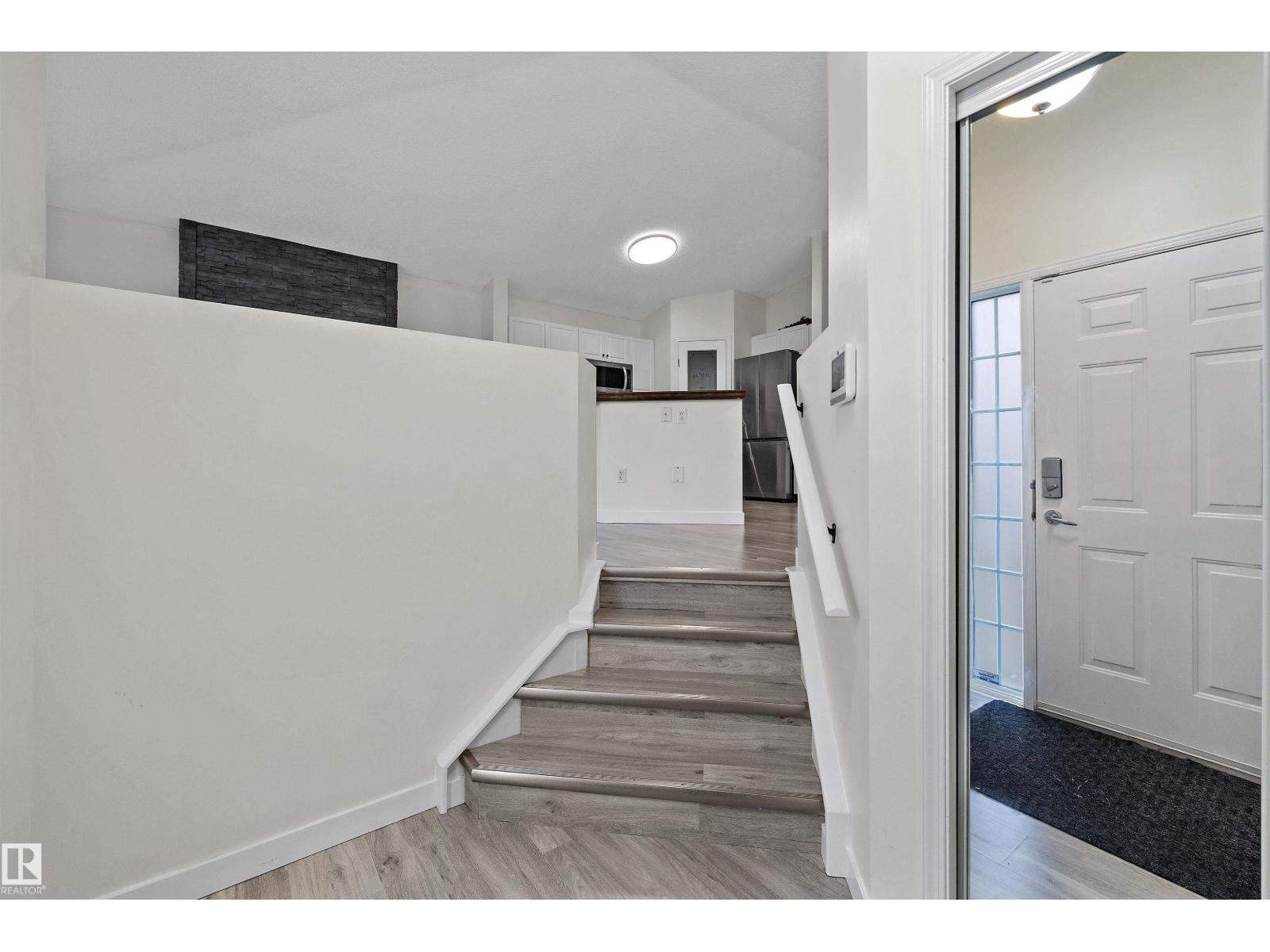 15019 133 ST NW - 4
