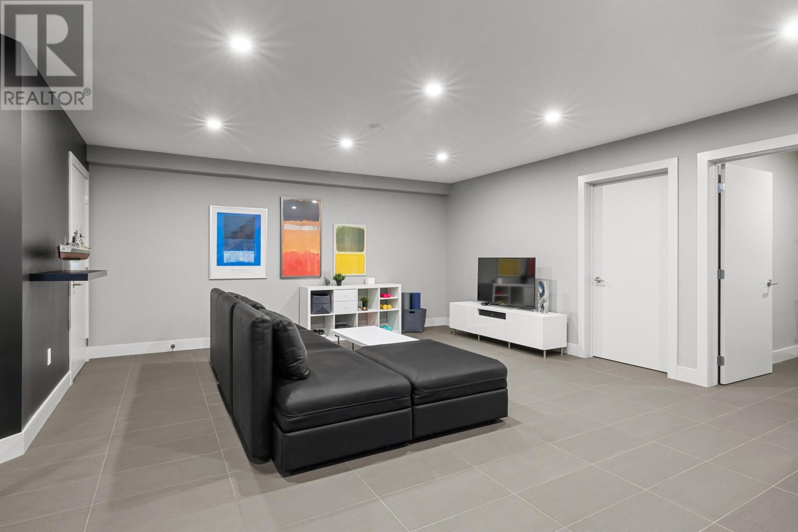 61 Battery Crescent - Image 27