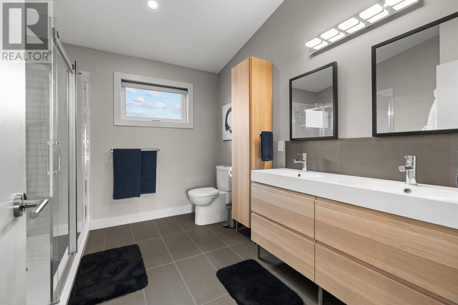 61 Battery Crescent - Image 25