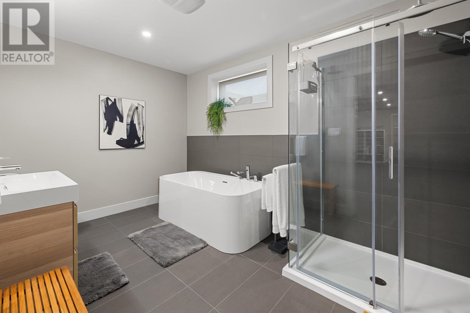 61 Battery Crescent - Image 32