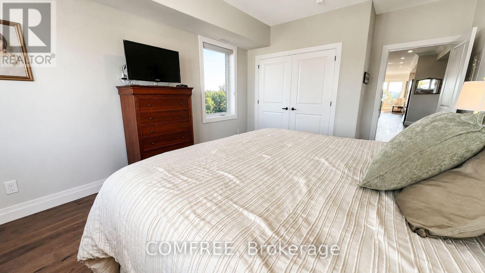 #301 19 HAMPTON LANE - 11