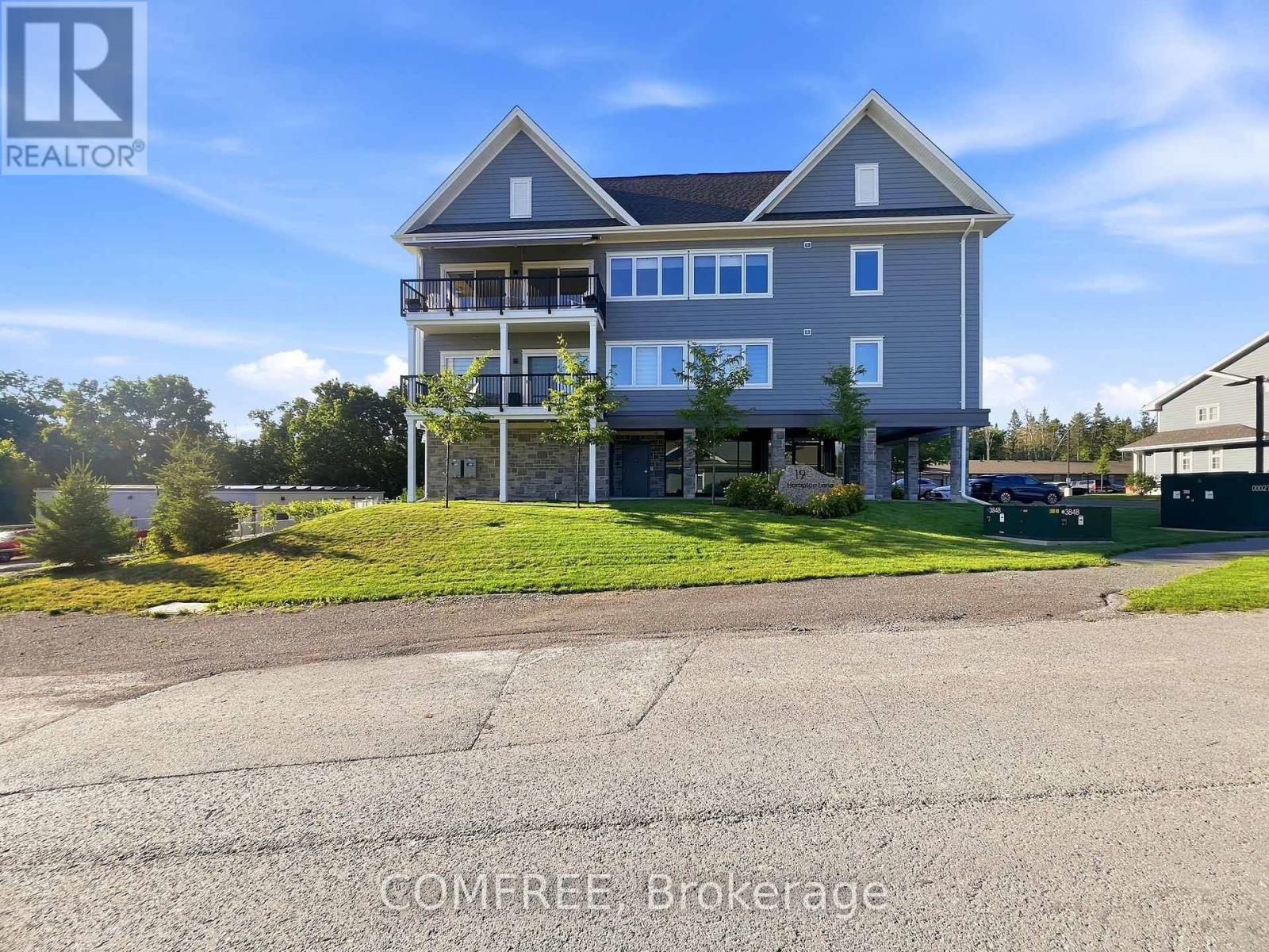 #301 19 HAMPTON LANE - 2