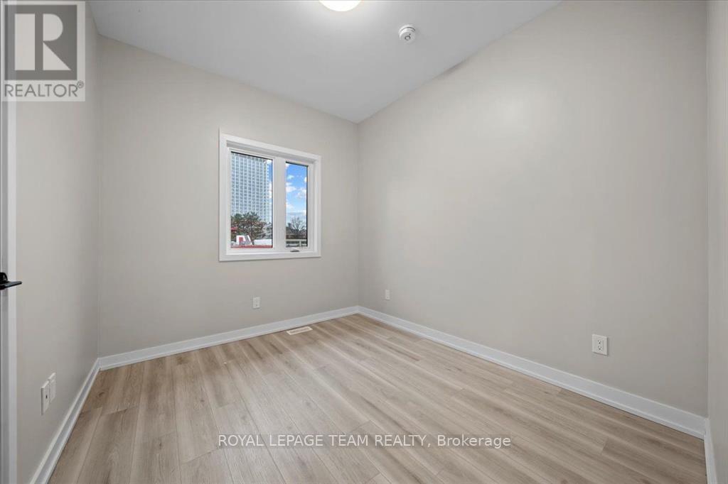 3 Bed, 3 Bath Multi-Family for Rent in Ottawa – D – 304 LANARK AVENUE, Ottawa – MLS# X13612858 - Image 17