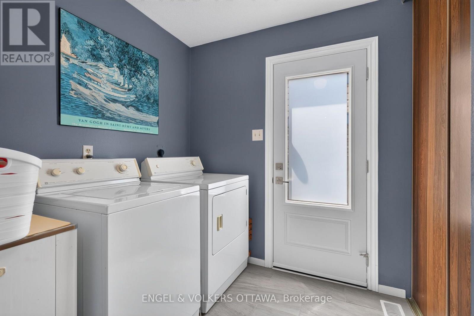26 WINLOCK CRESCENT - Image 22