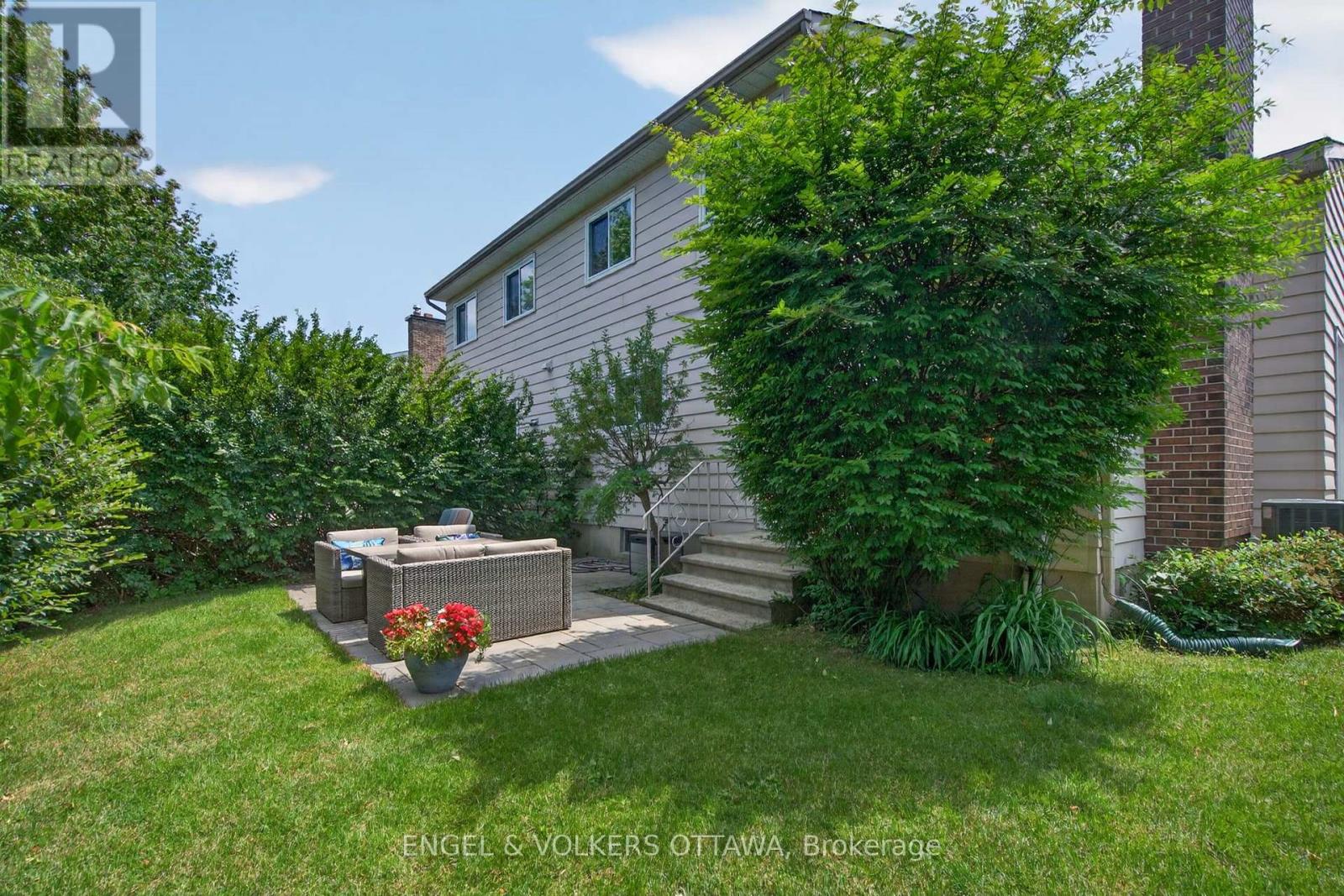 26 WINLOCK CRESCENT - Image 39