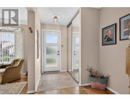 26 WINLOCK CRESCENT — photo 4