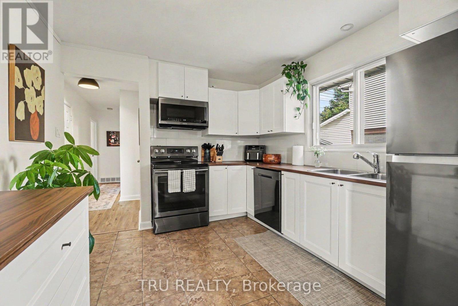 1275 WOODSIDE DRIVE - 10