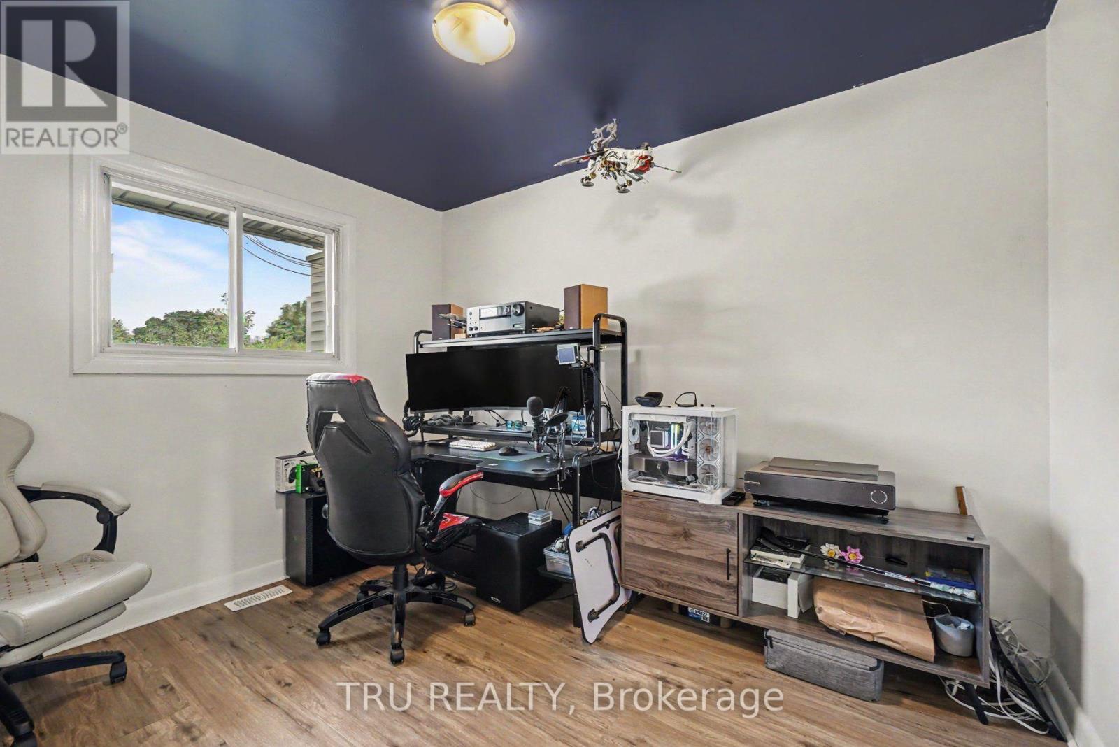 1275 WOODSIDE DRIVE - 14