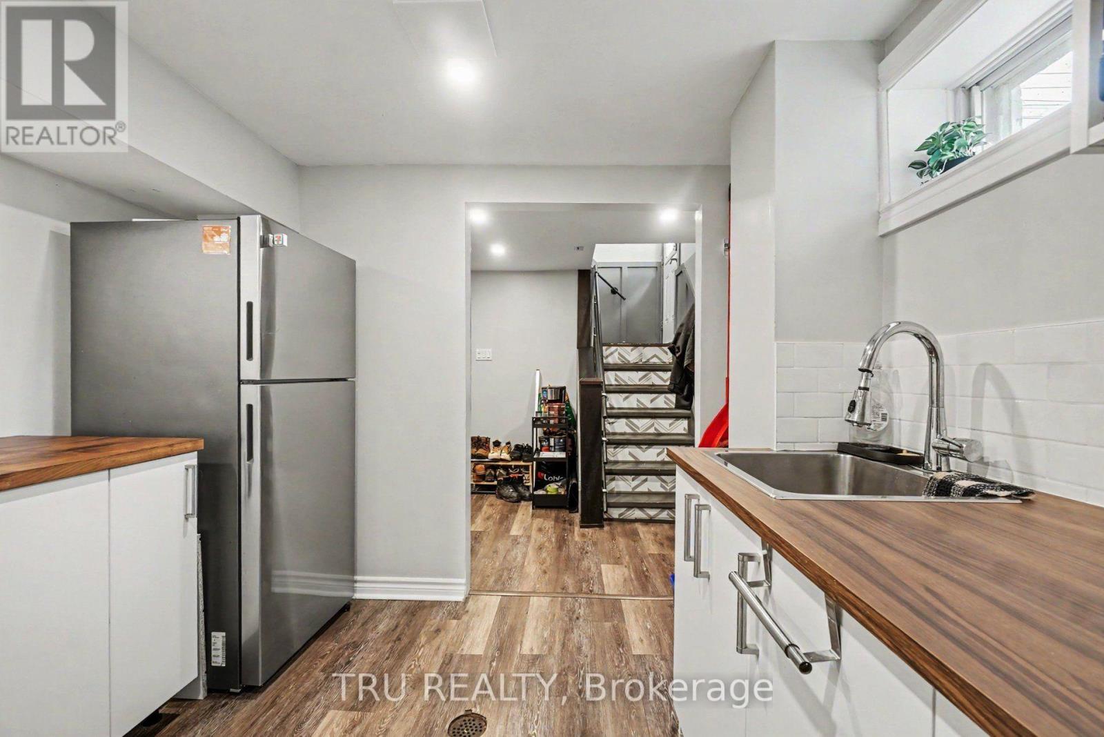 1275 WOODSIDE DRIVE - 20