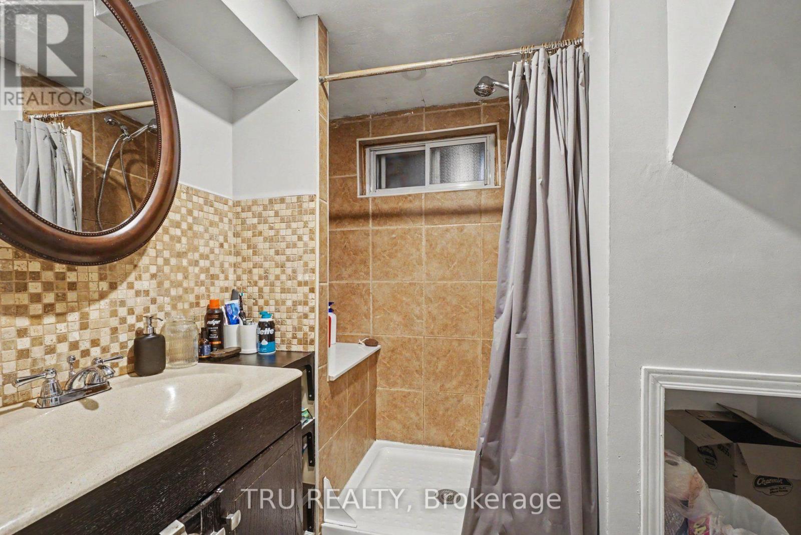 1275 WOODSIDE DRIVE - 23