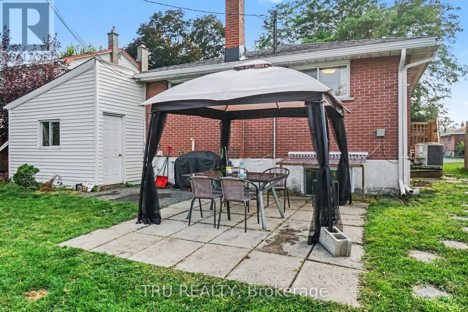 1275 WOODSIDE DRIVE - 27