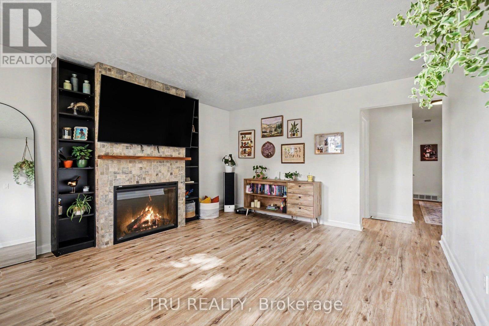 1275 WOODSIDE DRIVE - 3