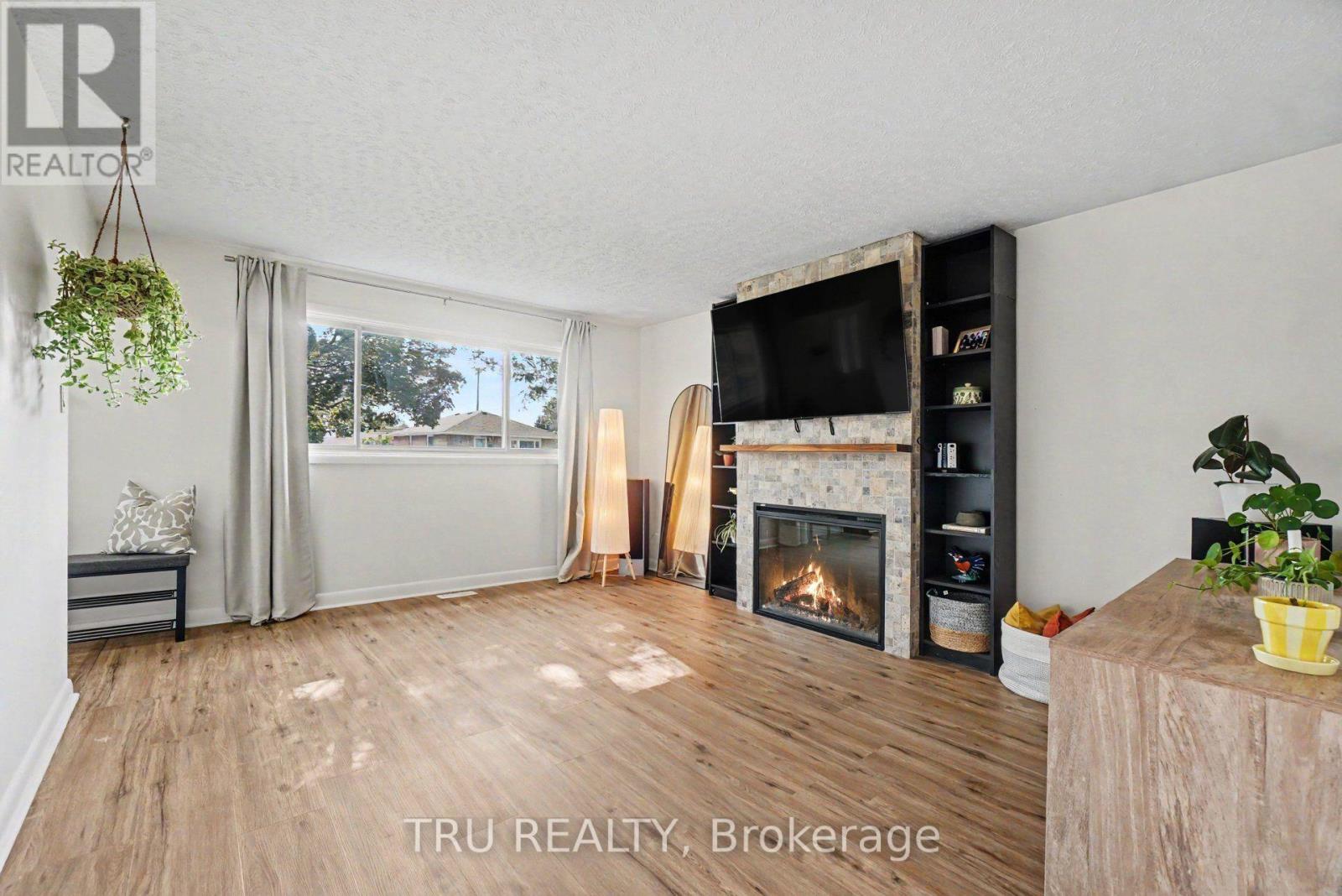 1275 WOODSIDE DRIVE - 4