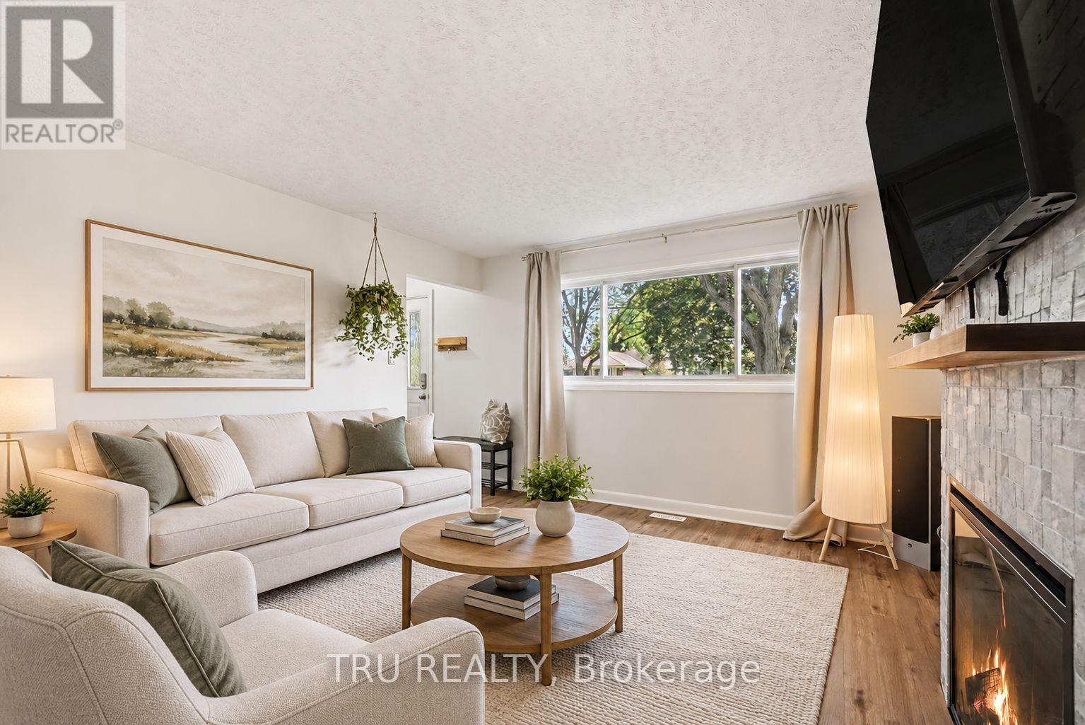 1275 WOODSIDE DRIVE - 5