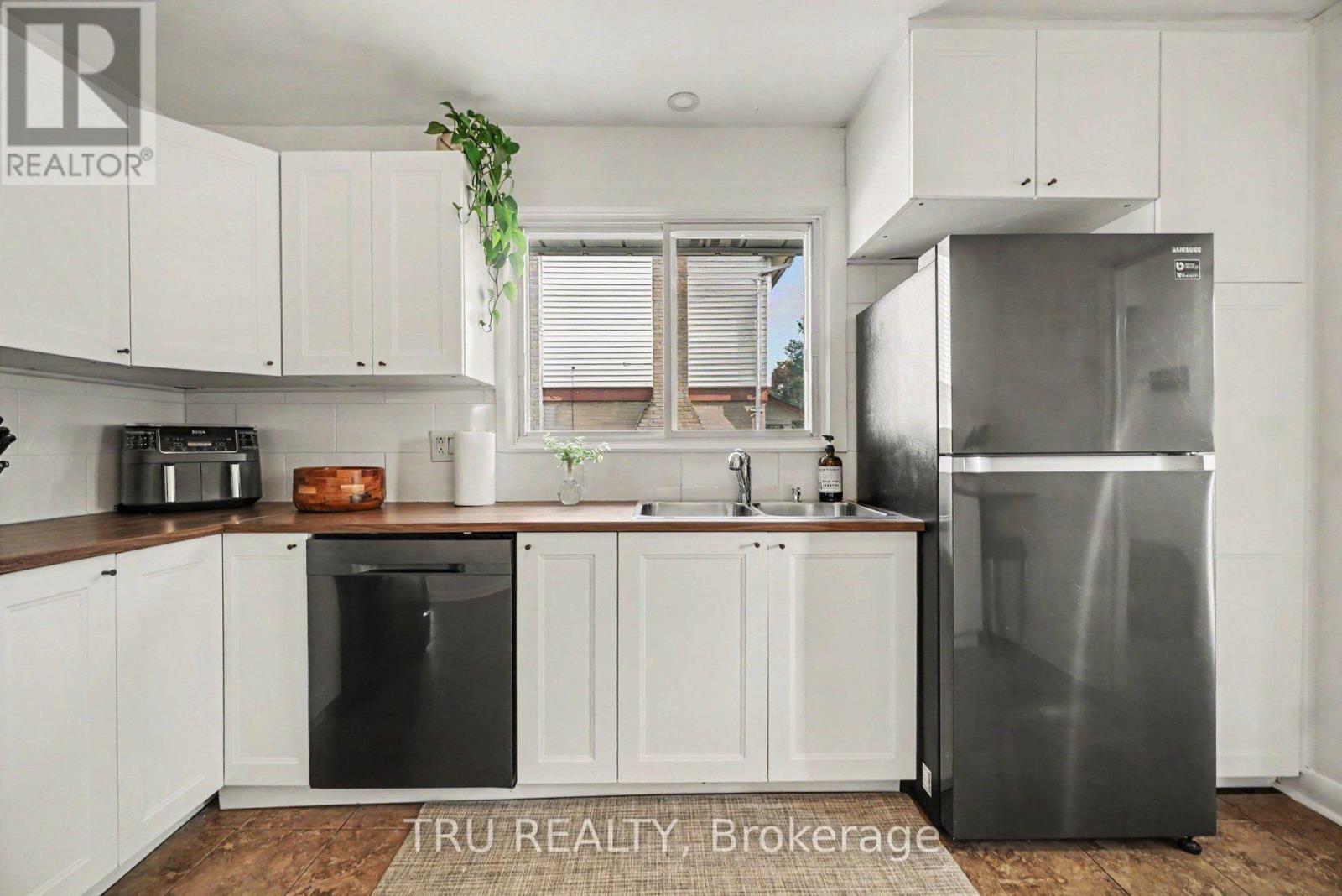 1275 WOODSIDE DRIVE - 9