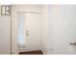 121 ERIN CRESCENT — photo 2