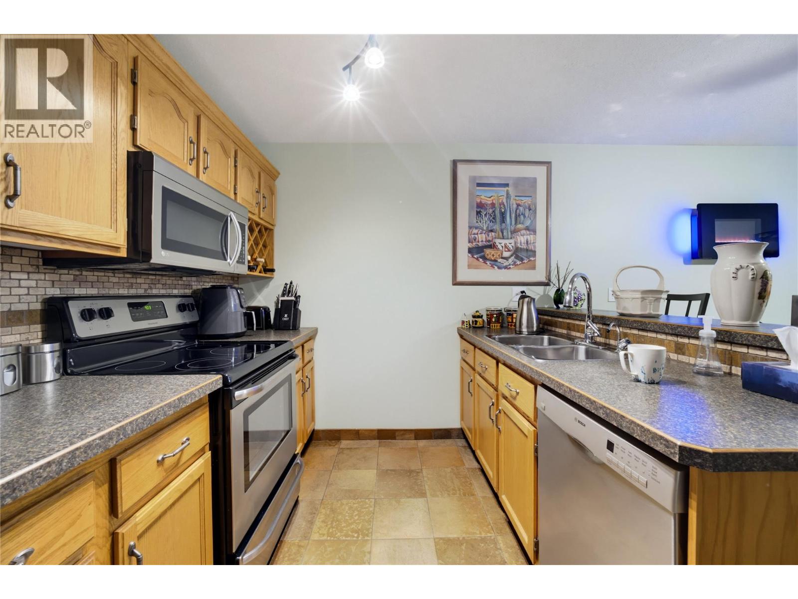 #208 250 5th Street SE - 4