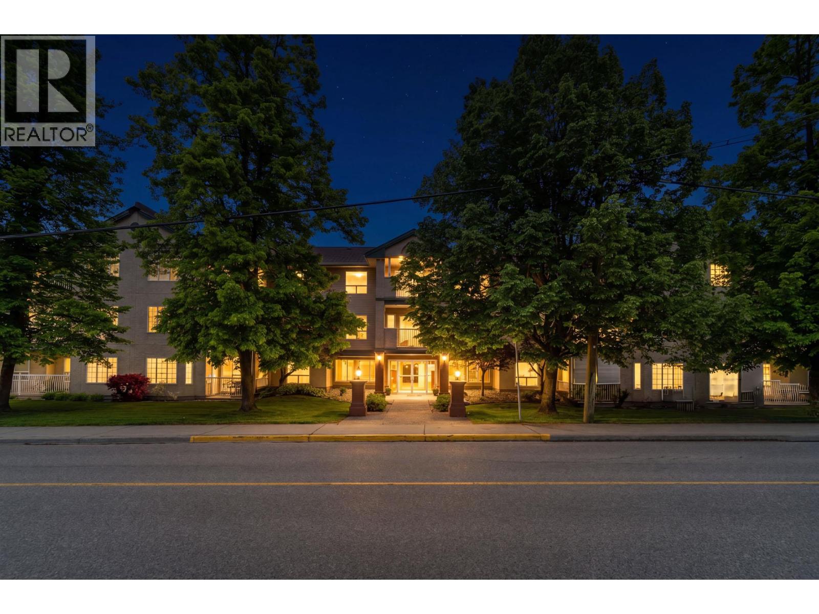 #208 250 5th Street SE - 30