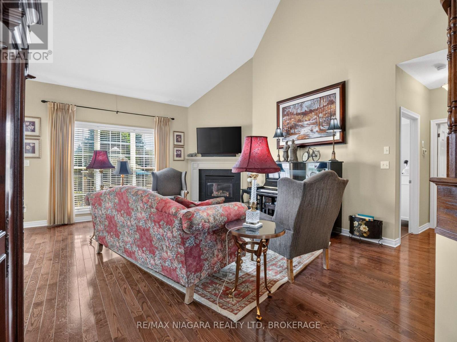 375 JASMINE COURT - 8