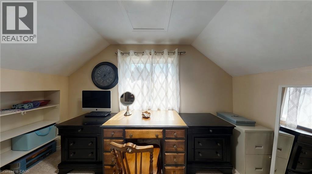 302 FISHERS GLEN Road - Image 22