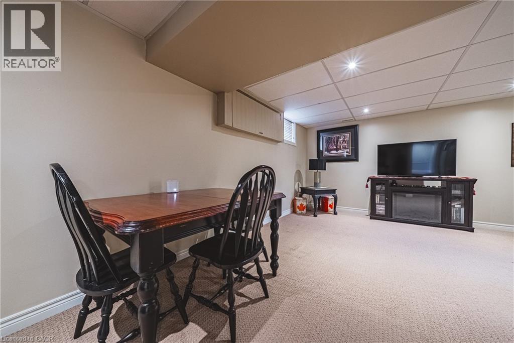 302 FISHERS GLEN Road - Image 27