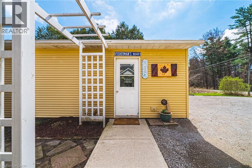 302 FISHERS GLEN Road - 36