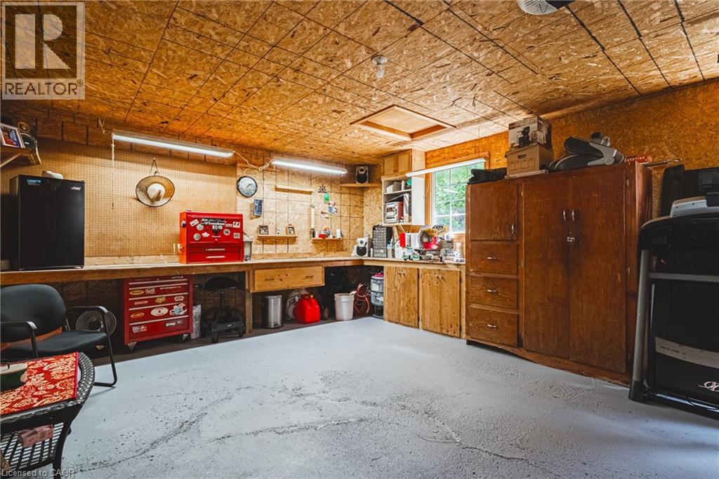 302 FISHERS GLEN Road - Image 35