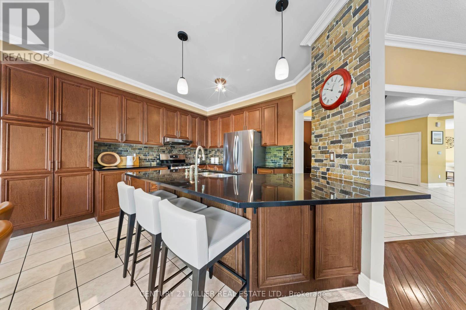 2211 GLENCAIRN ROAD - 10