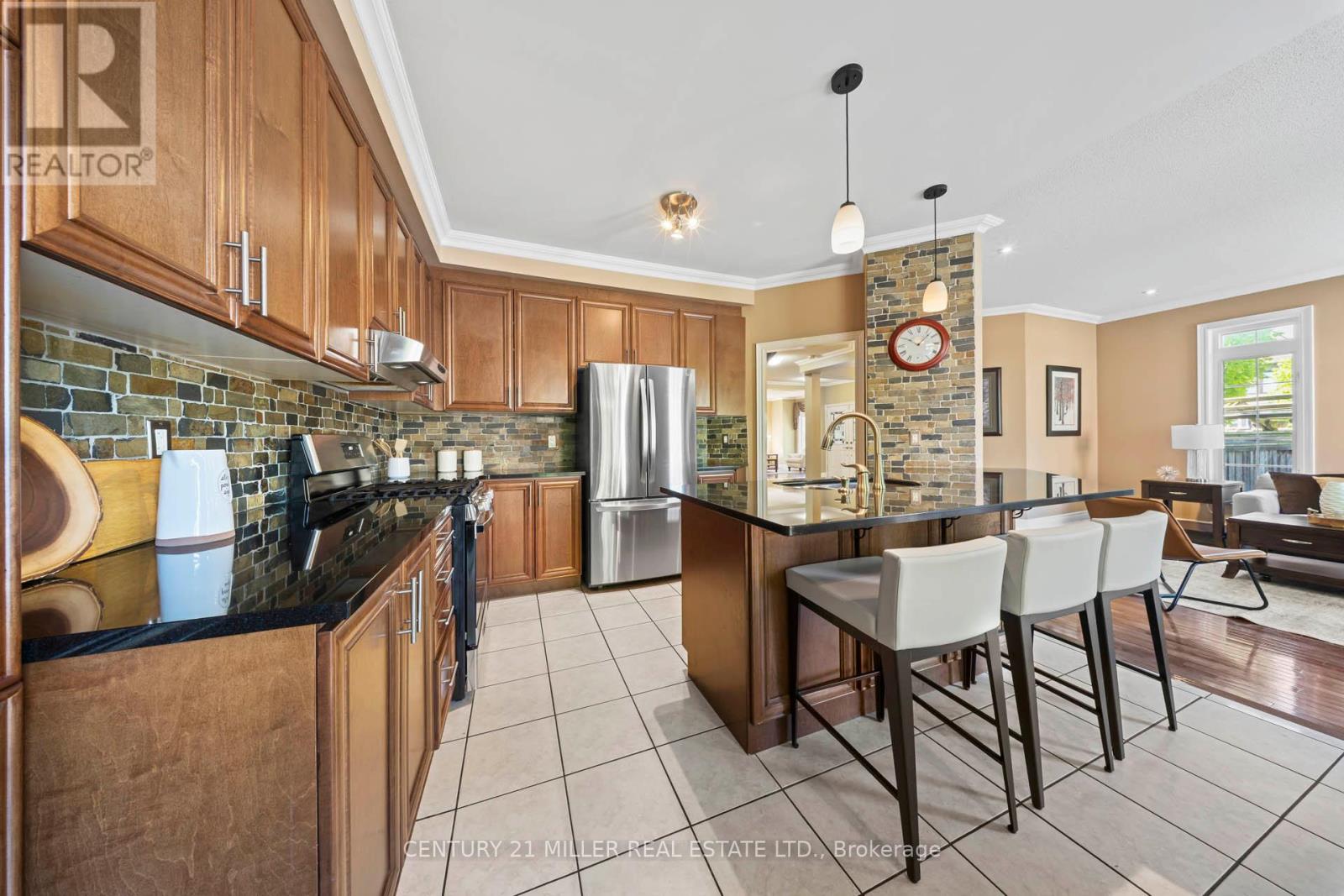 2211 GLENCAIRN ROAD - 11