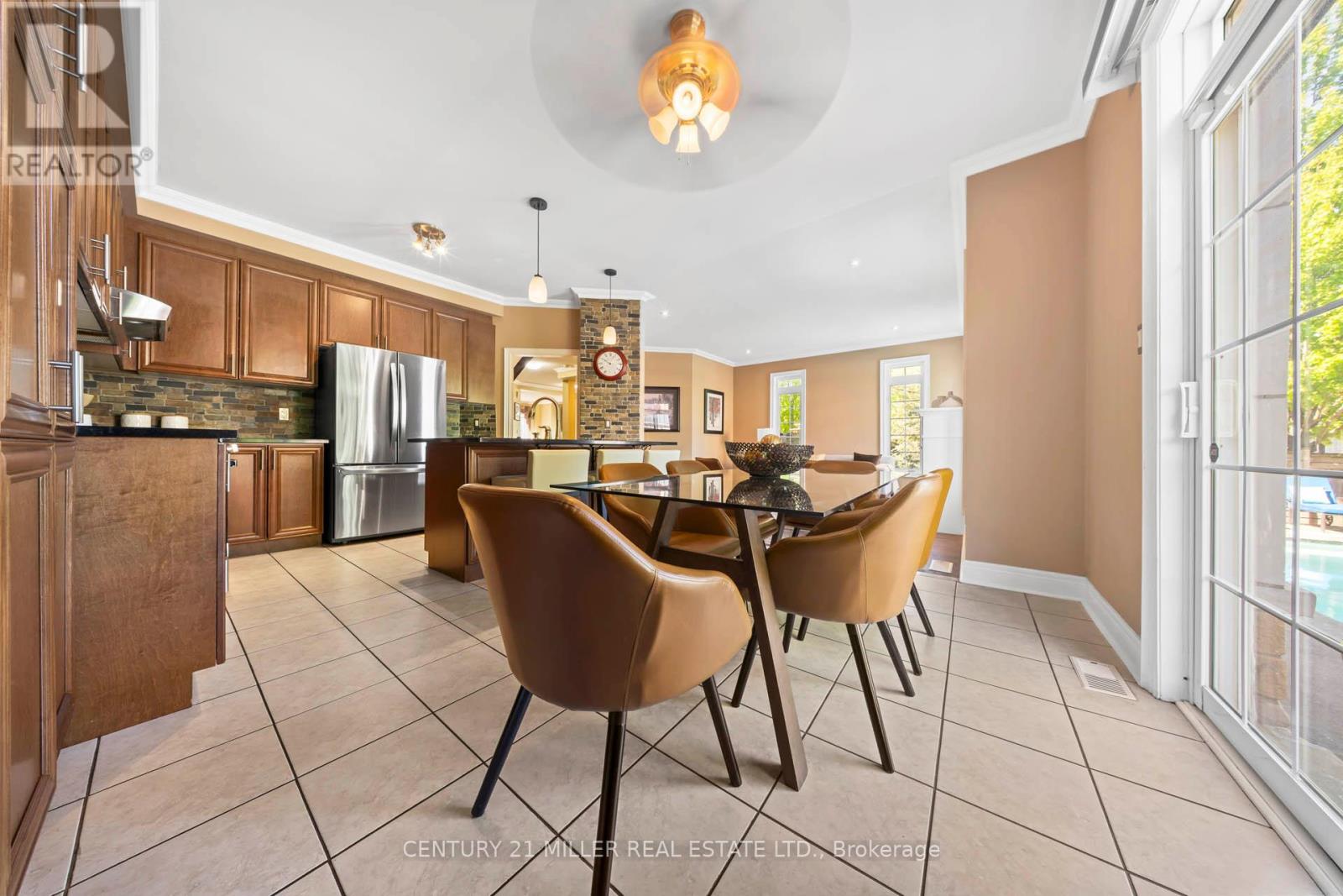2211 GLENCAIRN ROAD - 13