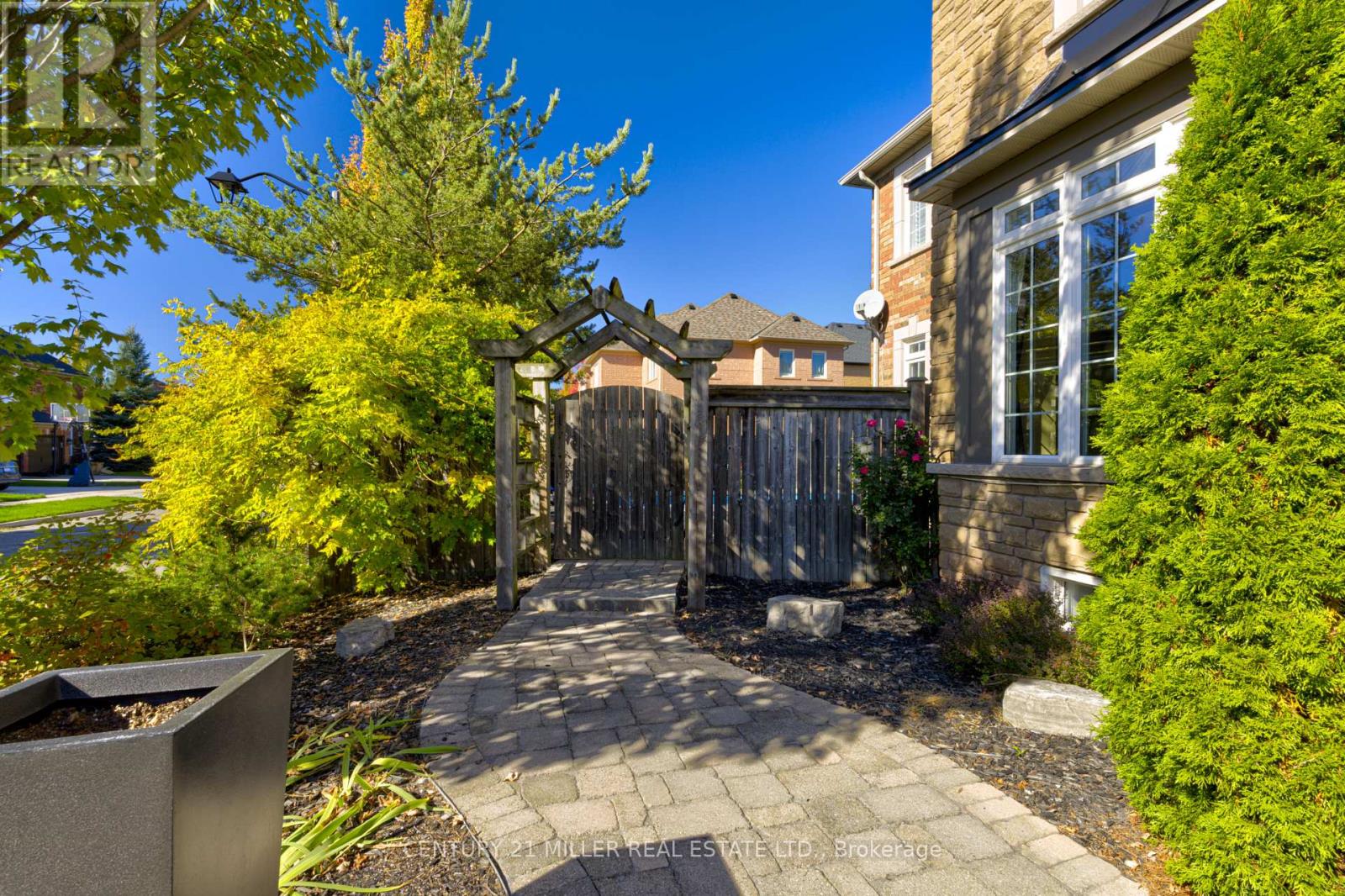 2211 GLENCAIRN ROAD - 43