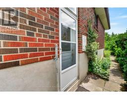 65 Goldsboro Road, Toronto, ON M9L1A6 Photo 24