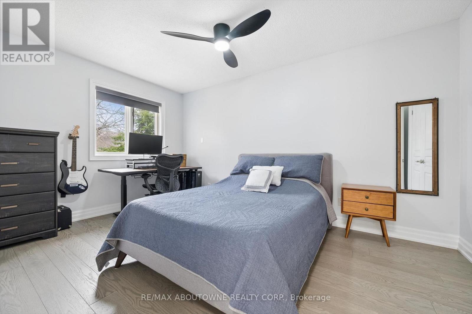 1194 QUEEN VICTORIA AVENUE - Image 30